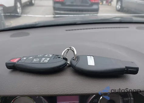 2015 Chrysler Town & Country Touring z USA, uszkodzony, nr VIN 2C4RC1BG2FR577786